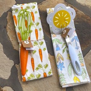 Set/2 Mudpie NWT Carrot Dish Towel & Utensil Set & Flower Dish Towel Utensil Set